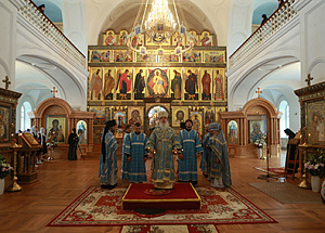 К великим оптинским старцам 