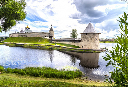 Были и предания старинных крепостей Пскова