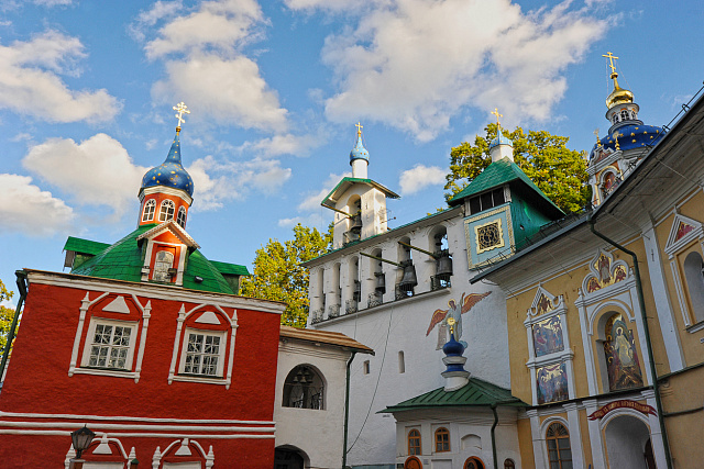 Были и предания старинных крепостей Пскова